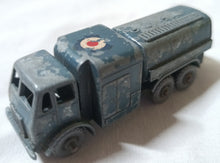 Load image into Gallery viewer, Lesney Matchbox 73 RAF Leyland 10 Ton Pressure Refueller 1959 - TulipStuff
