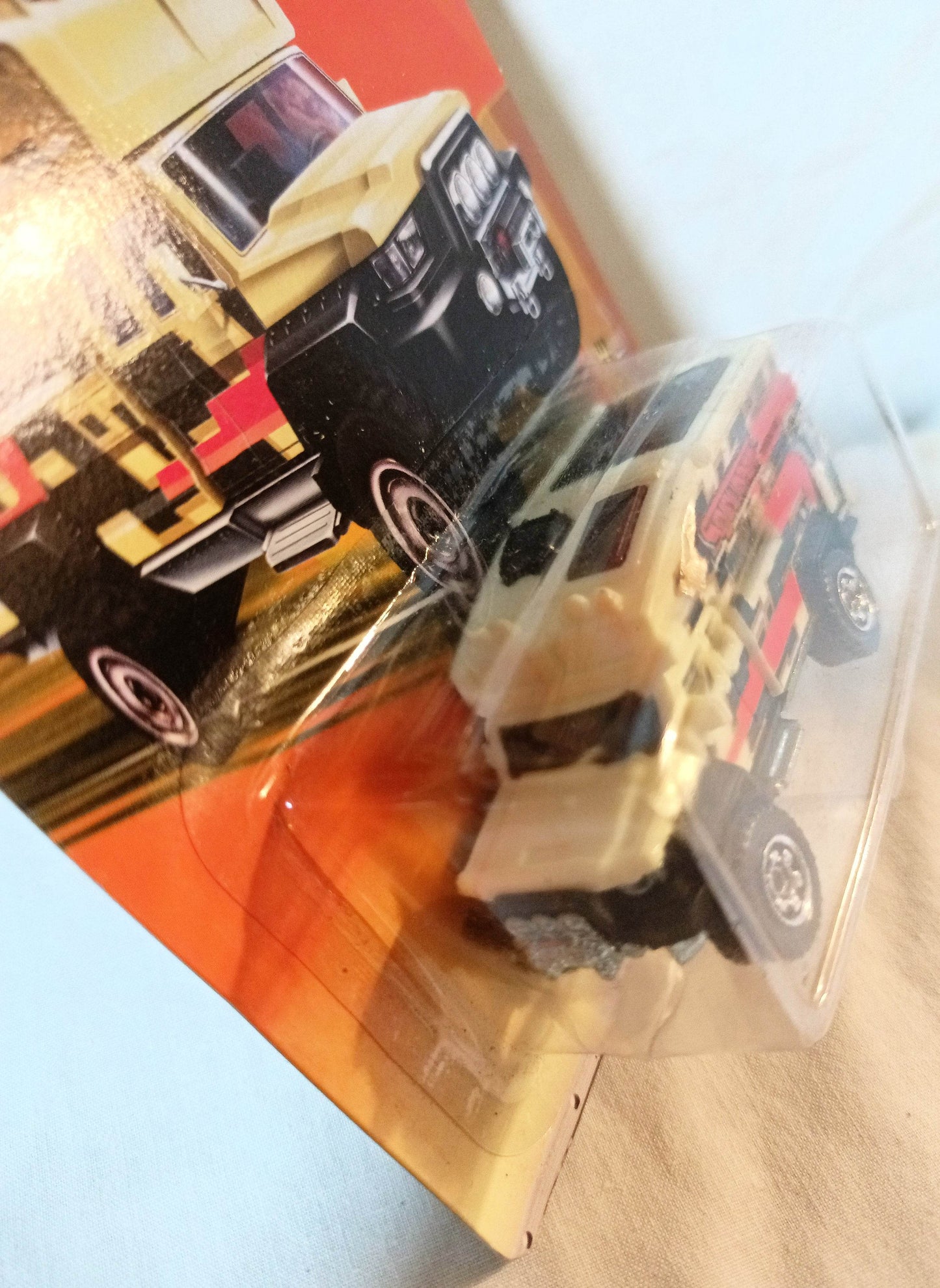 Matchbox #91 Road Tripper 4X4 SUV Sojourner Desert Endurance 2011 - TulipStuff