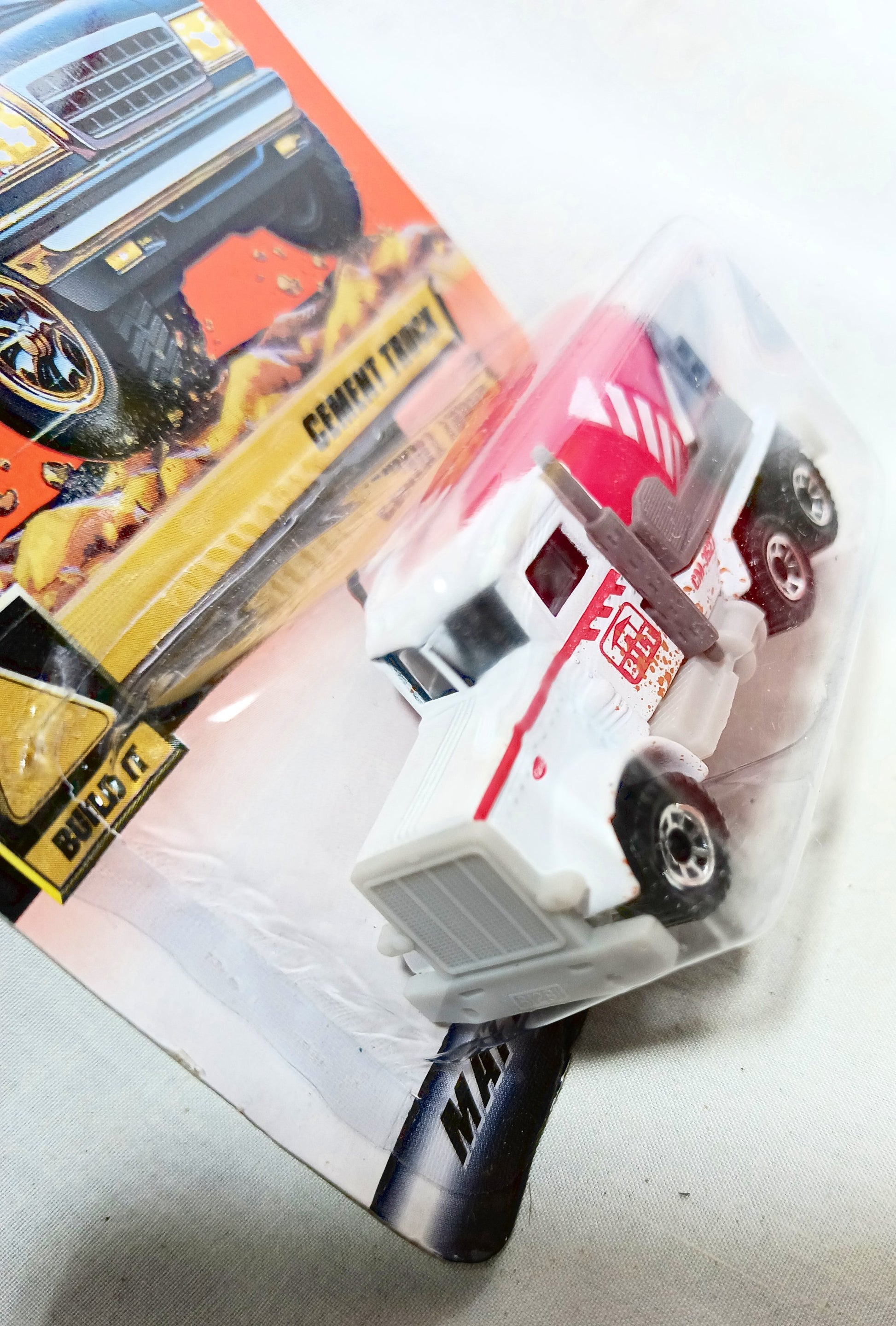 Matchbox #93 Peterbilt Cement Truck Build It Series 2000 Explorer Card - TulipStuff