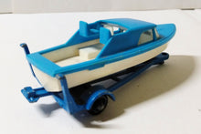 Load image into Gallery viewer, Lesney Matchbox no. 9 Boat and Trailer 1966 Made in England - TulipStuff
