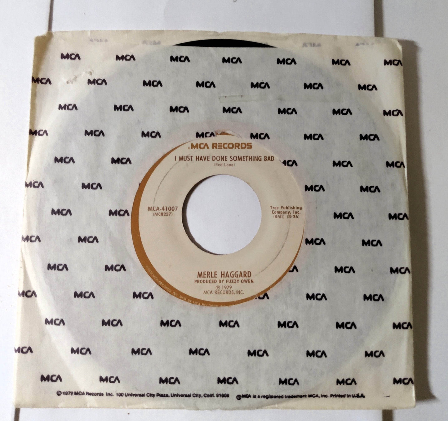 Merle Haggard Red Bandana Country Music 7" Vinyl Record MCA 1979 - TulipStuff