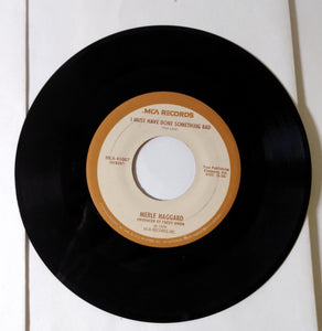 Merle Haggard Red Bandana Country Music 7" Vinyl Record MCA 1979 - TulipStuff