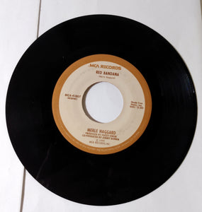 Merle Haggard Red Bandana Country Music 7" Vinyl Record MCA 1979 - TulipStuff