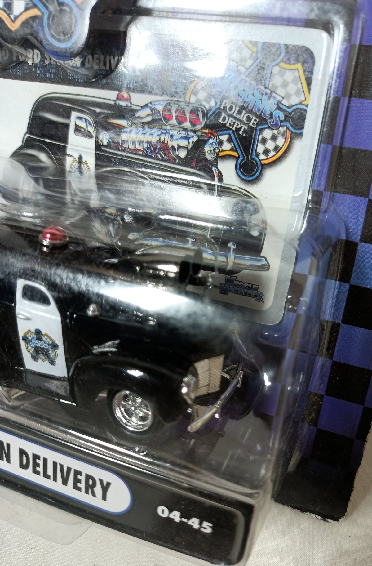 Muscle Machines Police Dept '40 Ford Sedan Delivery Police Car 2004 - TulipStuff