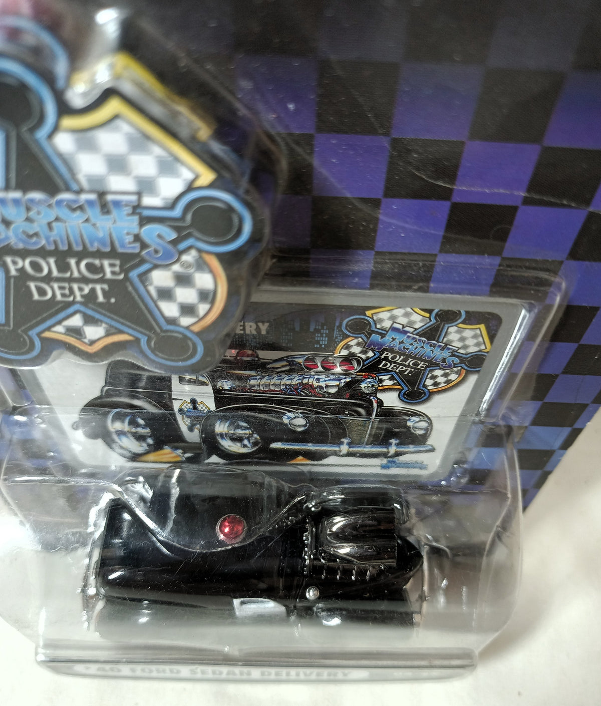 Muscle Machines Police Dept '40 Ford Sedan Delivery Police Car 2004 - TulipStuff