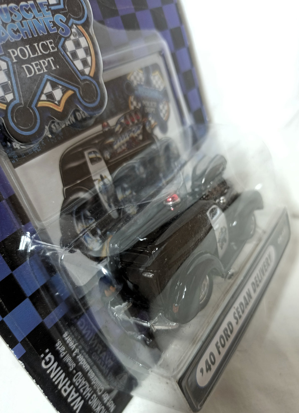 Muscle Machines Police Dept '40 Ford Sedan Delivery Police Car 2004 - TulipStuff