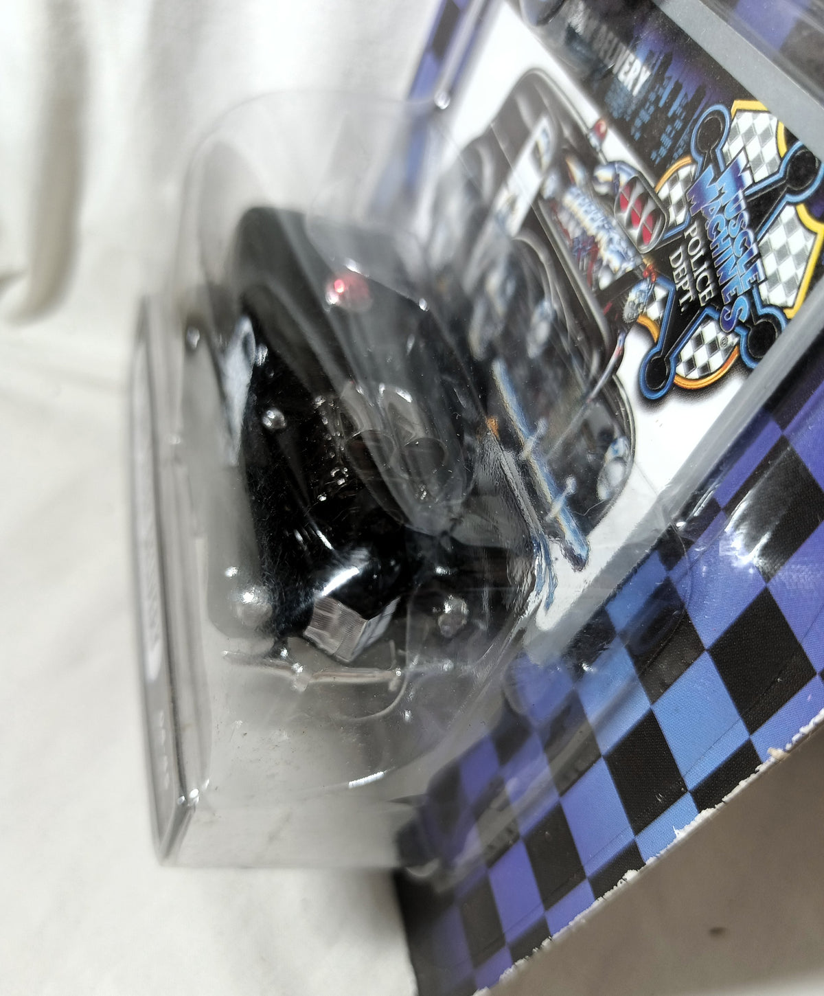Muscle Machines Police Dept '40 Ford Sedan Delivery Police Car 2004 - TulipStuff