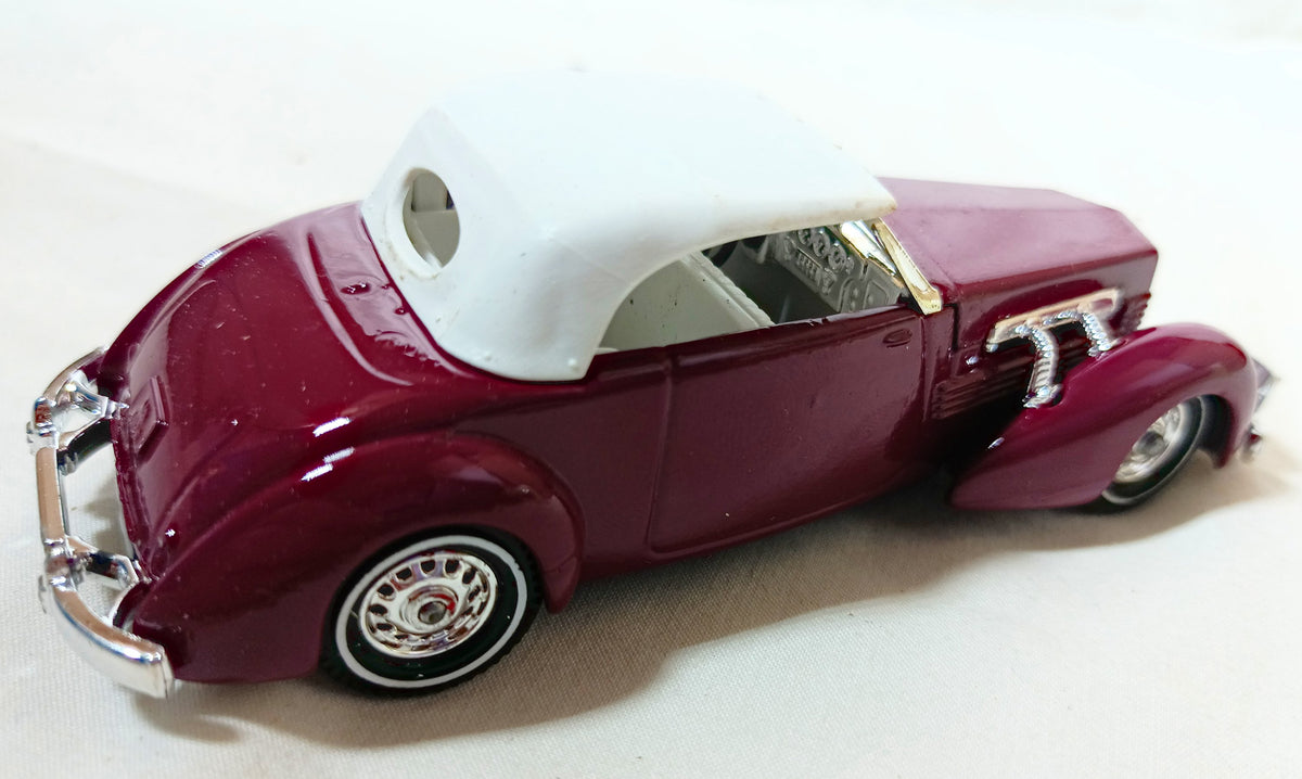 Modèles Lesney Matchbox Y18 « Models of Yesteryear » 1937 Cord 812 Angleterre Prune