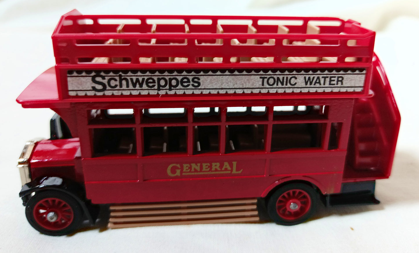 Matchbox Y23 Models of Yesteryear 1922 AEC S Type Omnibus Schweppes - TulipStuff