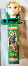 Load image into Gallery viewer, Nintendo Link Legends of Zelda Klik Candy Dispenser Au&#39;some Candies 2001 - TulipStuff
