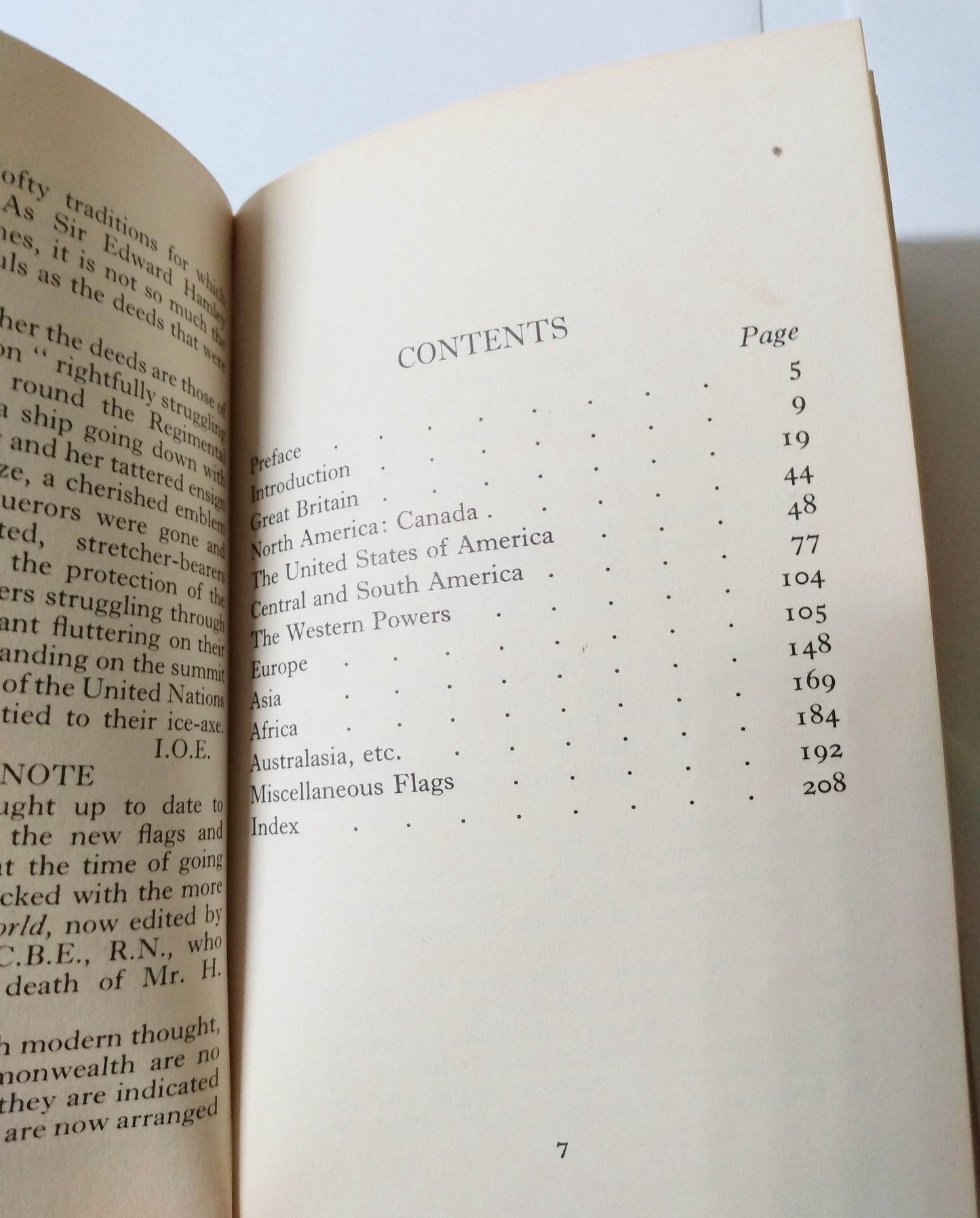 The Observer's Book Of Flags I.O. Evans Frederick Warne 4th Ed 1971 - TulipStuff