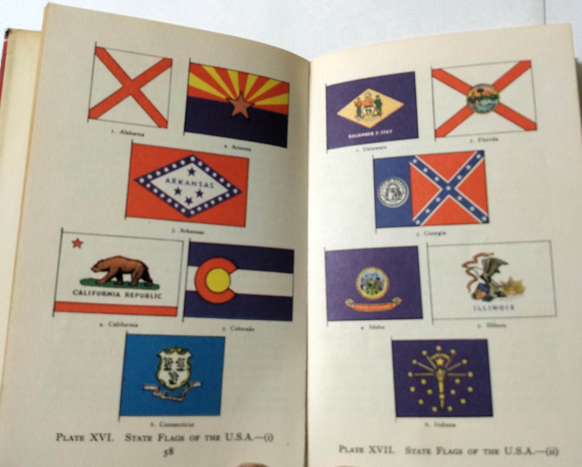 The Observer's Book Of Flags I.O. Evans Frederick Warne 4th Ed 1971 - TulipStuff