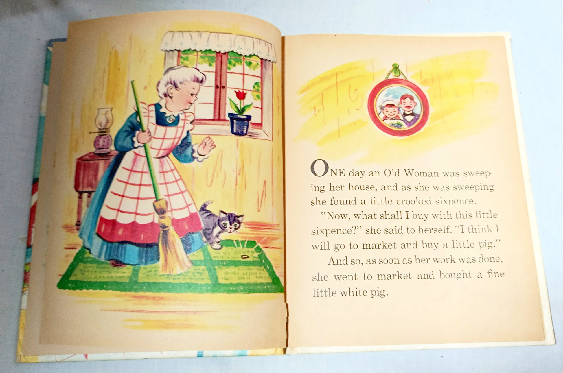 The Old Woman And Her Pig Tip-Top Elf Book Rand McNally 1952 - TulipStuff