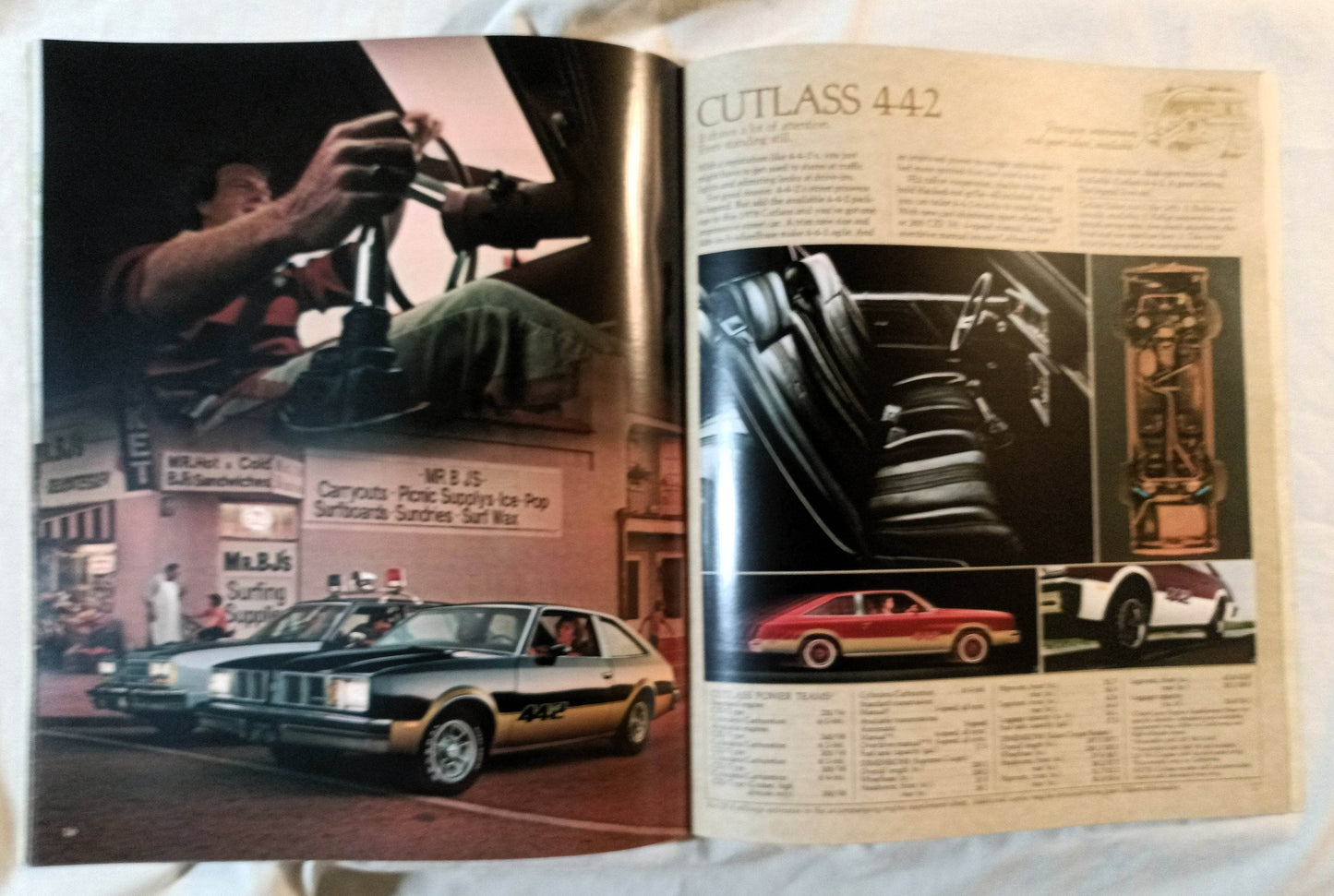 Oldsmobile Full Line 1978 Dealer Sales Brochure Cutlass Delta 88 Omega - TulipStuff