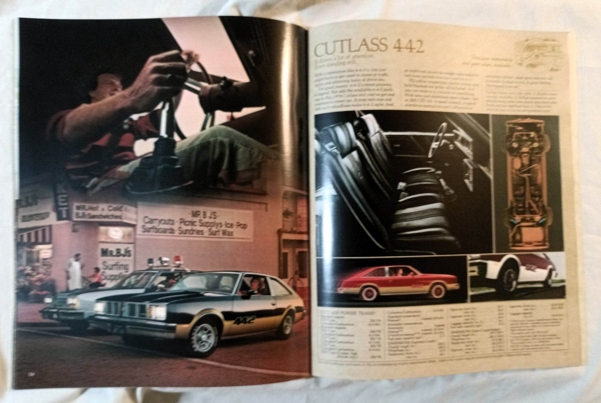 Oldsmobile Full Line 1978 Dealer Sales Brochure Cutlass Delta 88 Omega - TulipStuff