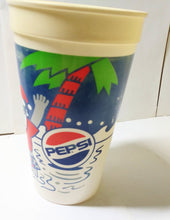 Load image into Gallery viewer, Pepsi Christmas Santa Claus 32 Oz Plastic Cup 1990&#39;s Pizza Hut/KFC - TulipStuff
