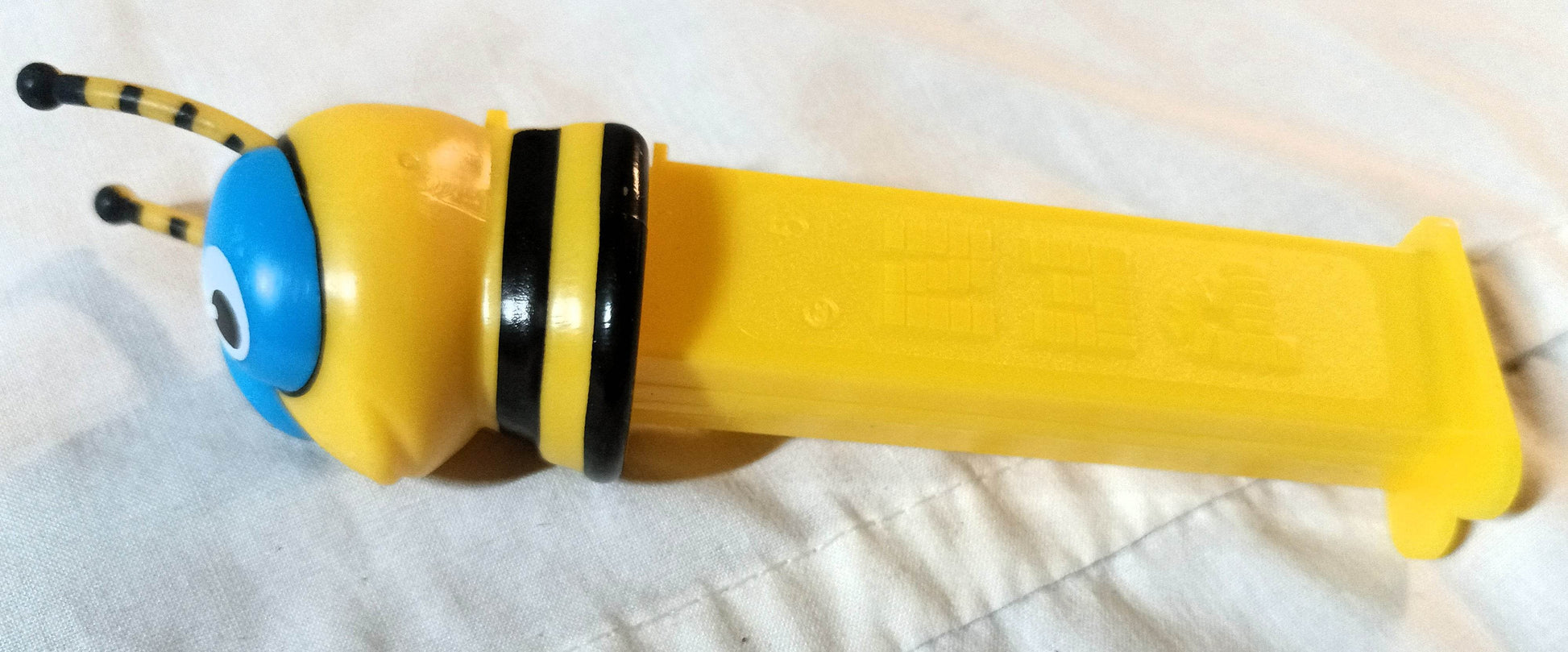 Pez Bugz Baby Bee Candy Dispenser Slovenia 2000 - TulipStuff