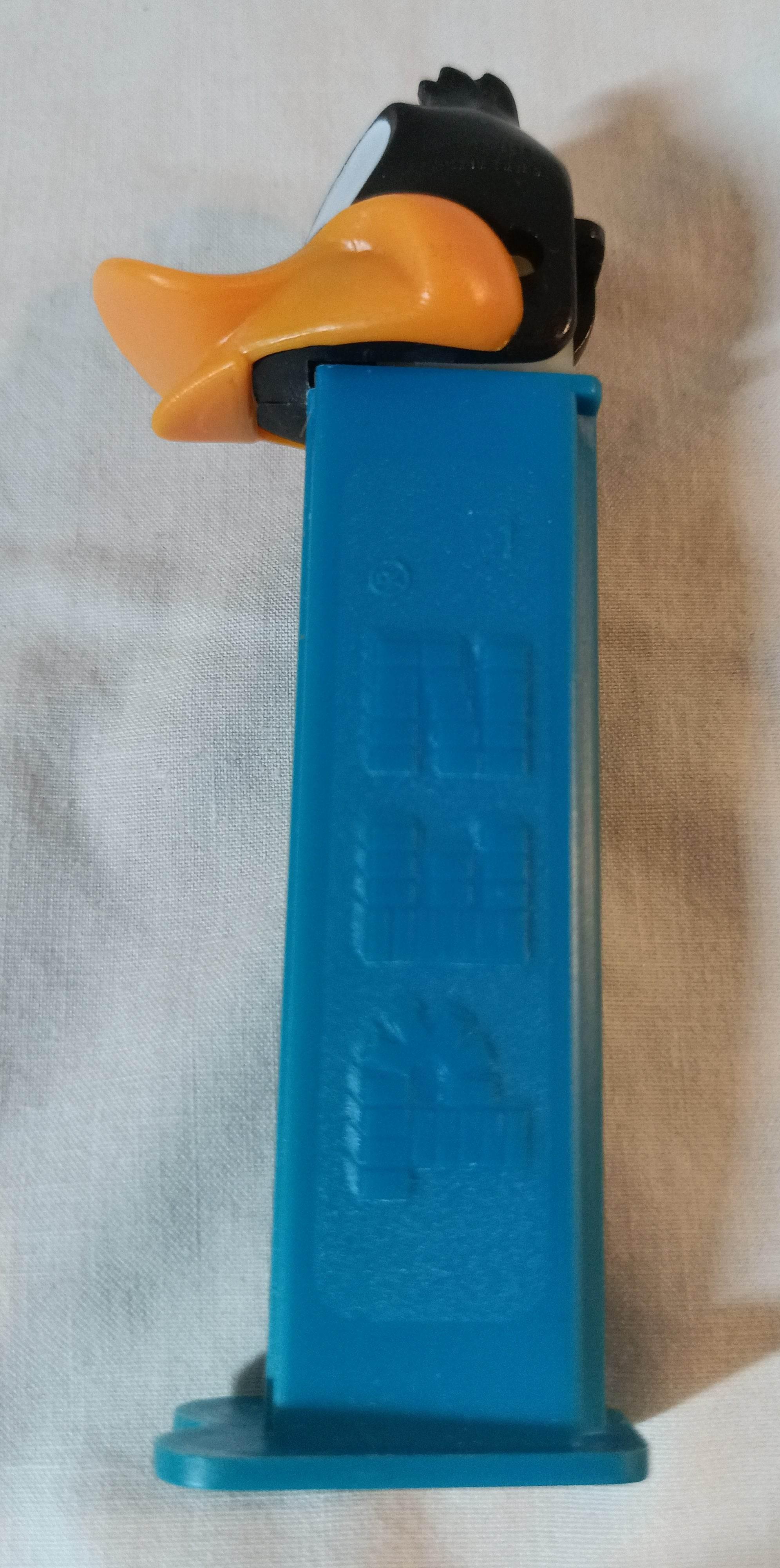 Pez Daffy Duck Looney Tunes Candy Dispenser Hungary 1996 – TulipStuff