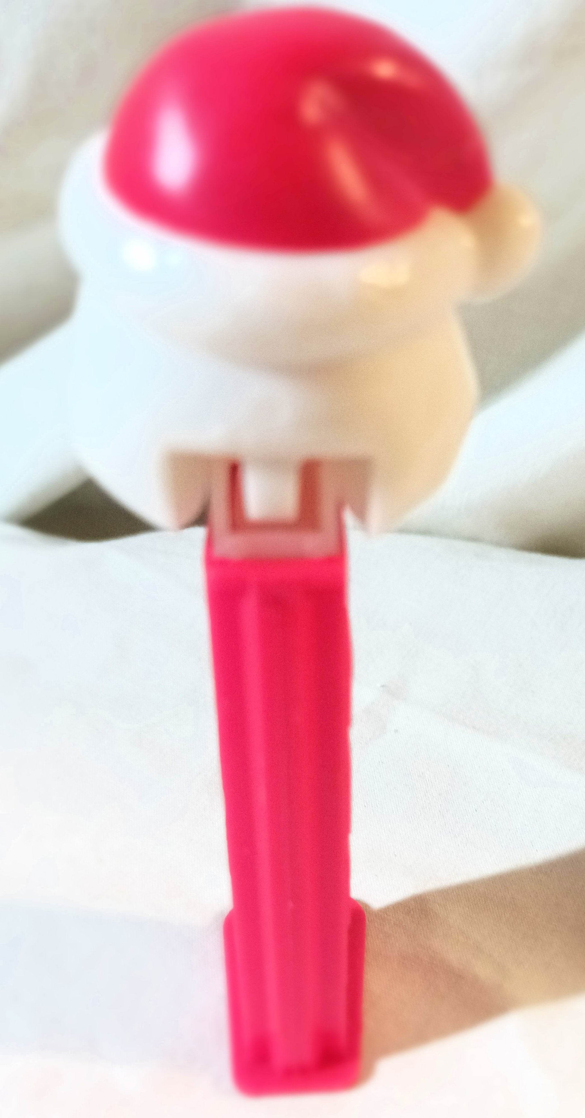 Pez Holiday Santa Claus Christmas Candy Dispenser Hungary 2002 - TulipStuff