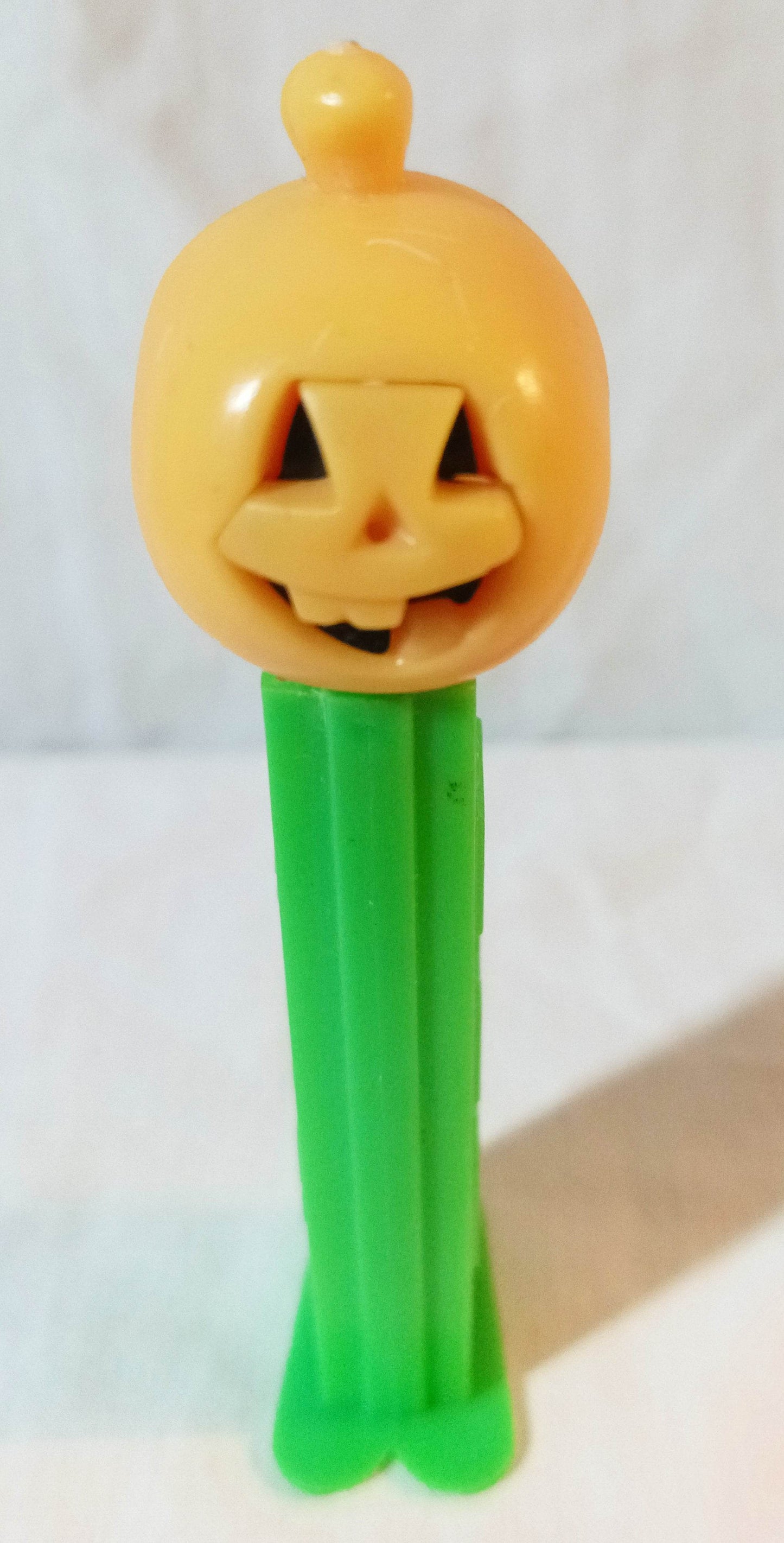 Pez Jack-O-Lantern Pumpkin Candy Dispenser Austria 1987 w/feet - TulipStuff