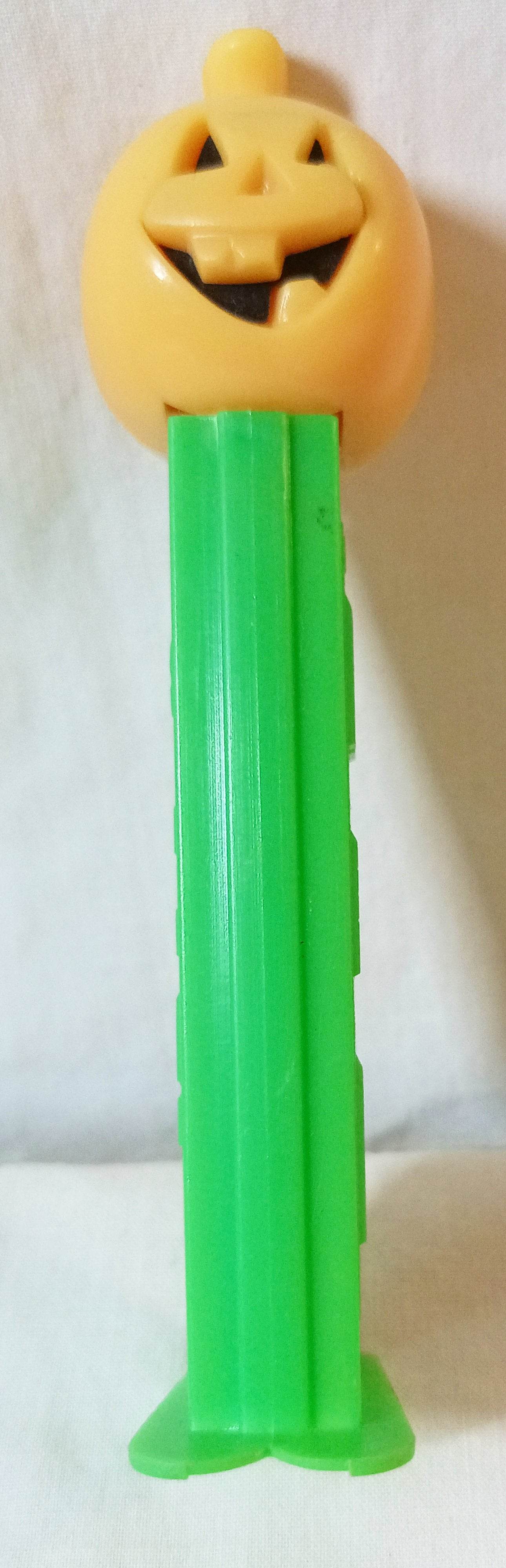 Pez Jack-O-Lantern Pumpkin Candy Dispenser Austria 1987 w/feet - TulipStuff