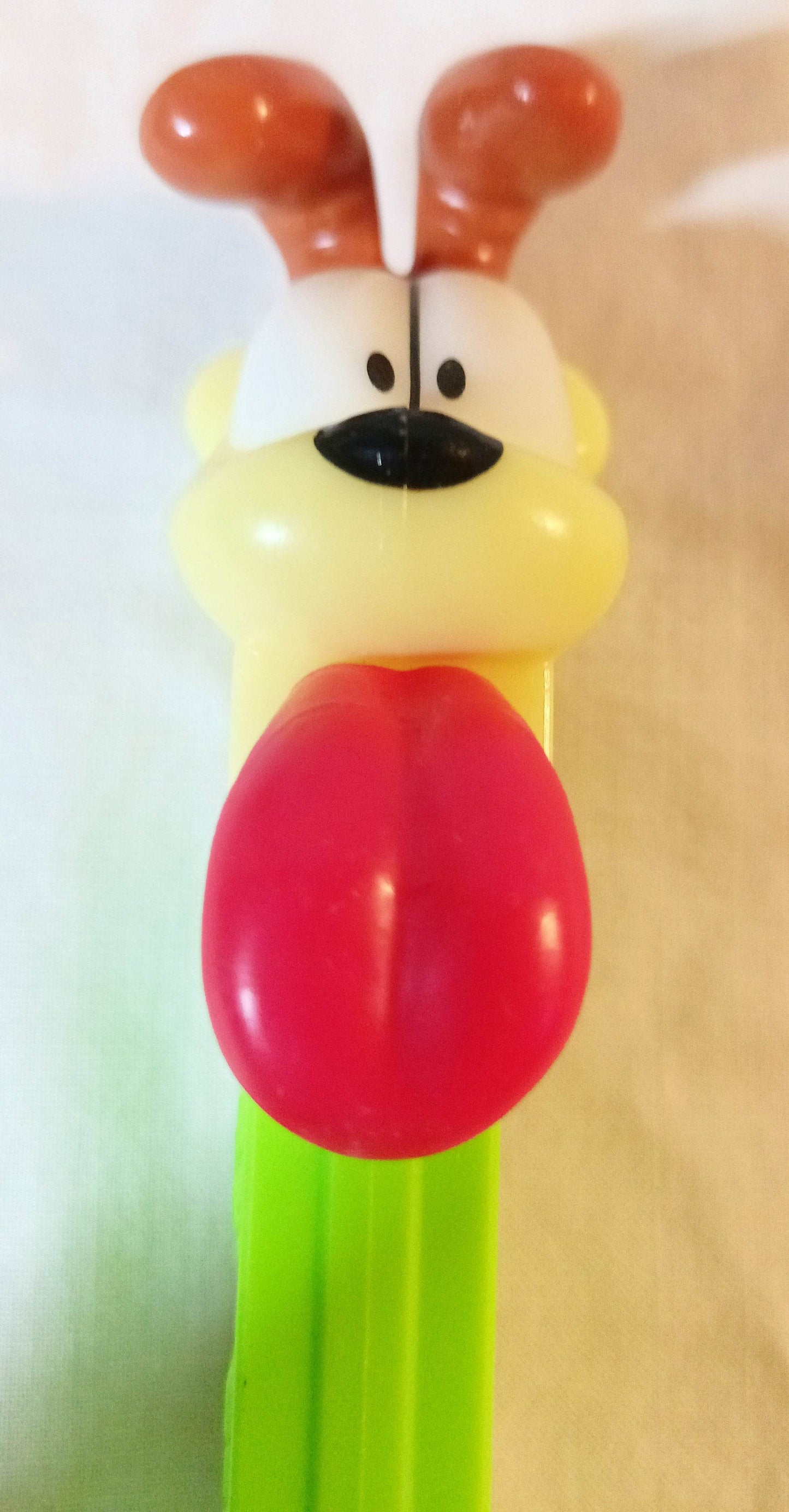 Pez Odie (from Garfield) Candy Dispenser Slovenia 1998 - TulipStuff