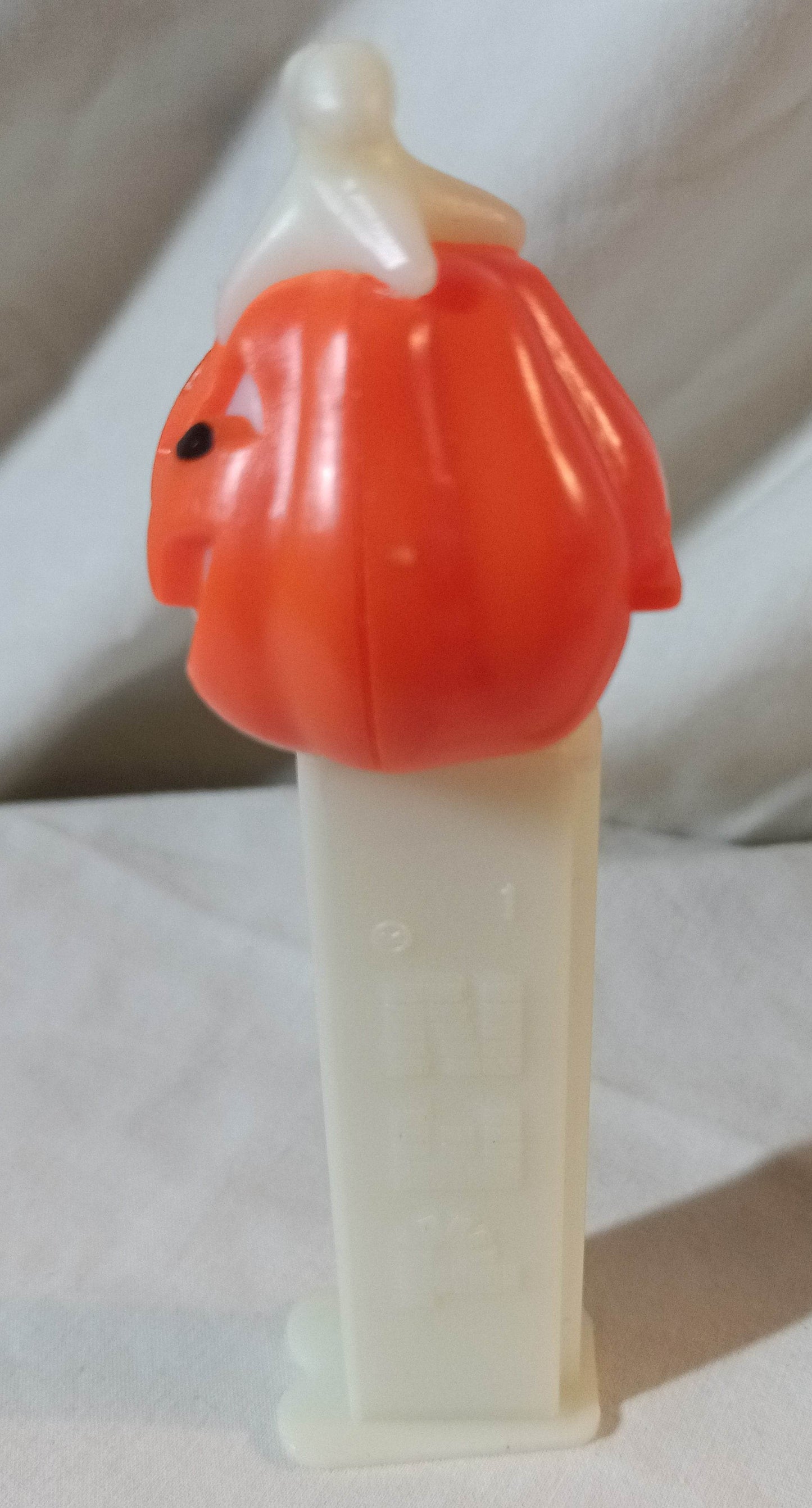 Pez Pumpkin Glow In The Dark Candy Dispenser Hungary 2003 - TulipStuff