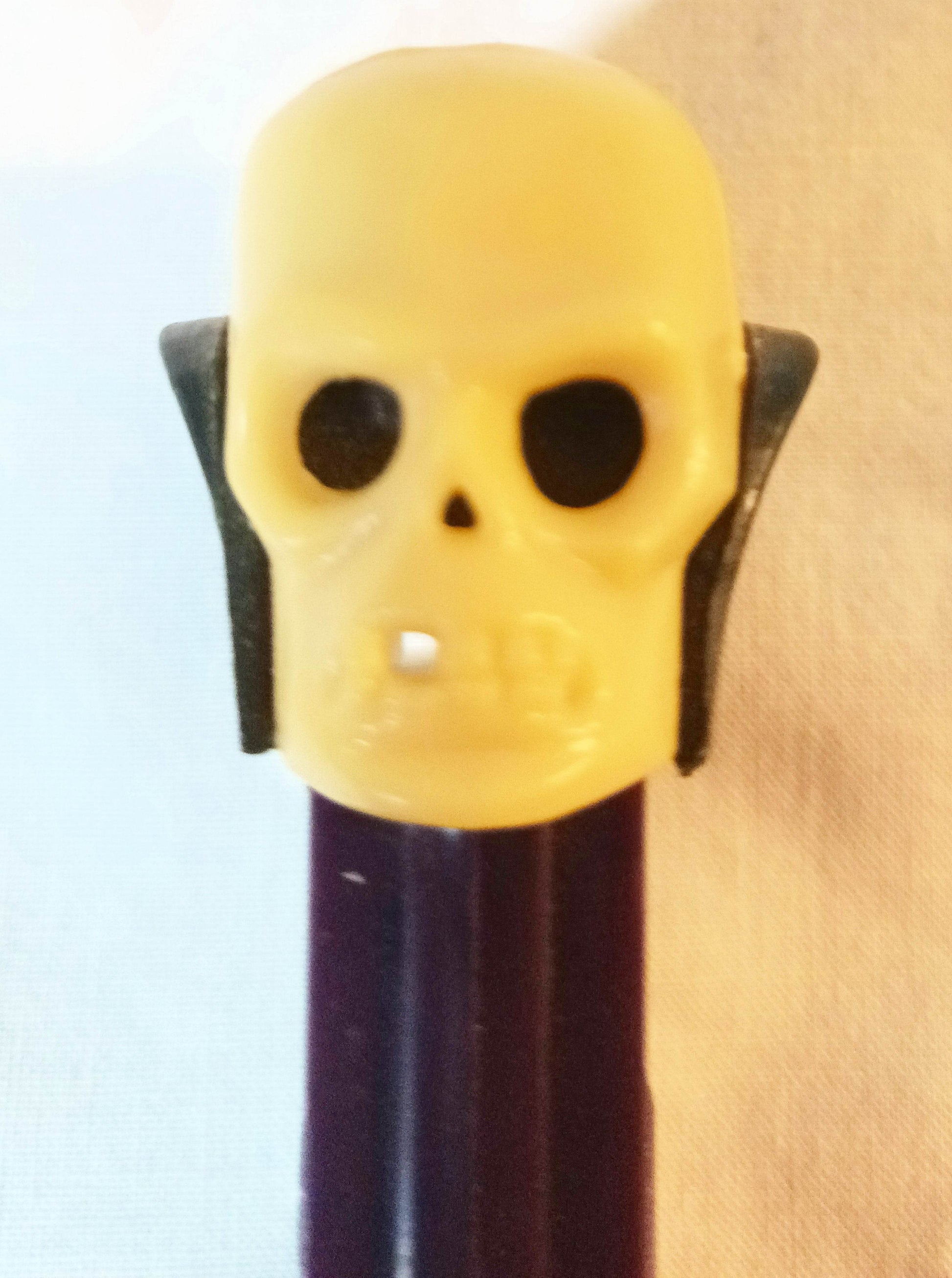 Pez Skull Candy Dispenser Halloween Purple Yugoslavia 1991 - TulipStuff