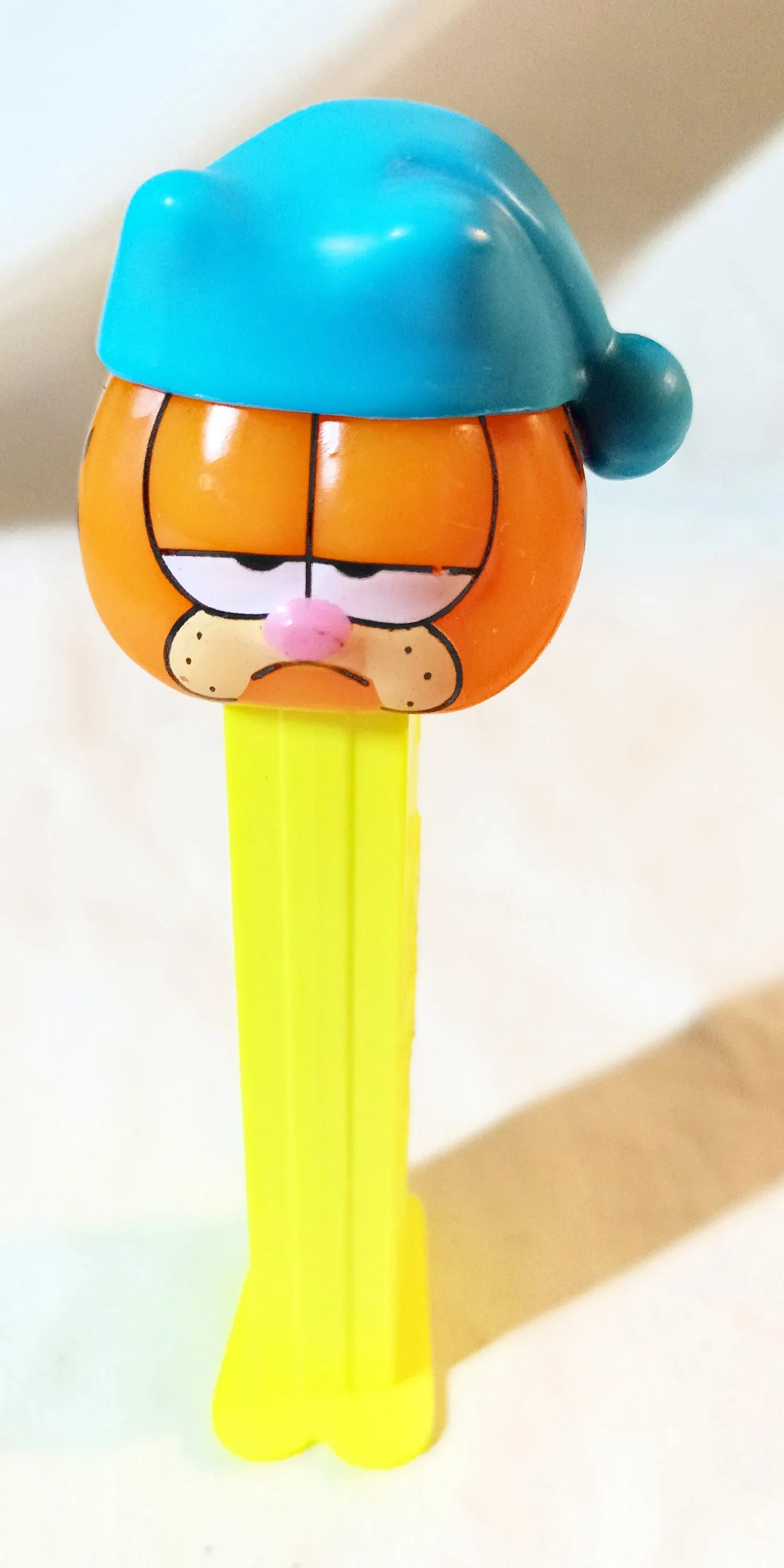 Pez Sleepy Garfield with Nightcap Candy Dispenser Hungary 1998 - TulipStuff