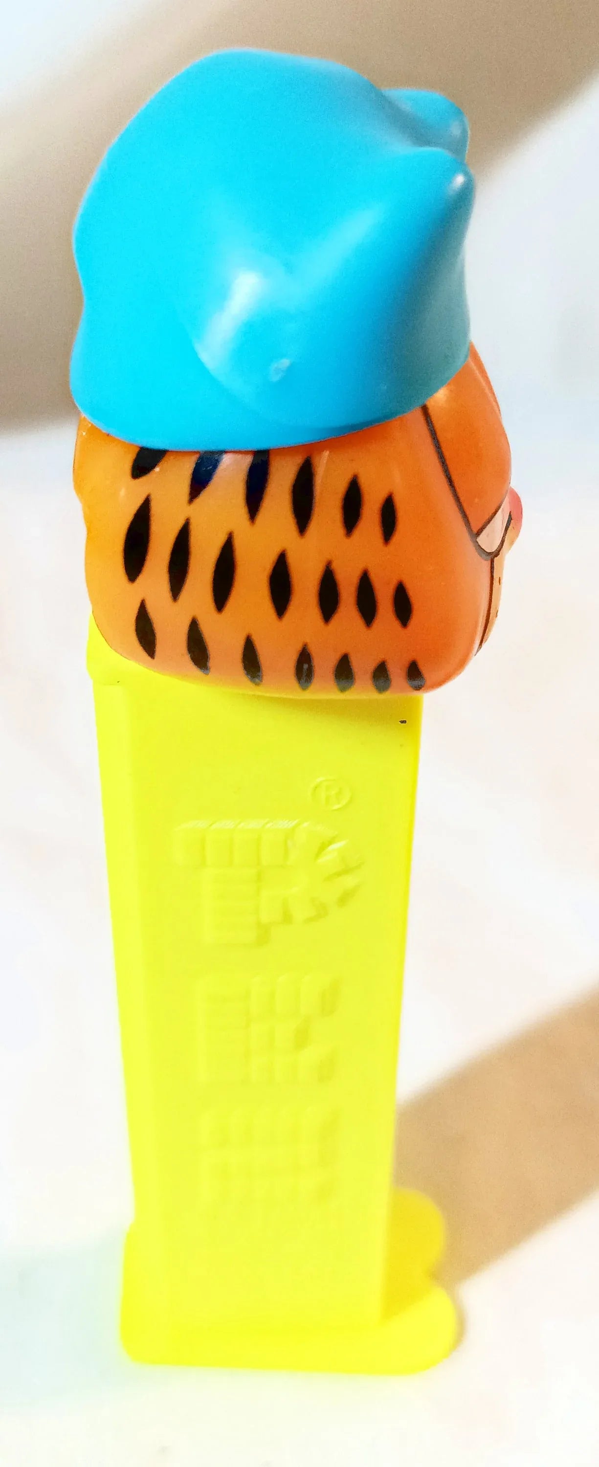 Pez Sleepy Garfield with Nightcap Candy Dispenser Hungary 1998 - TulipStuff