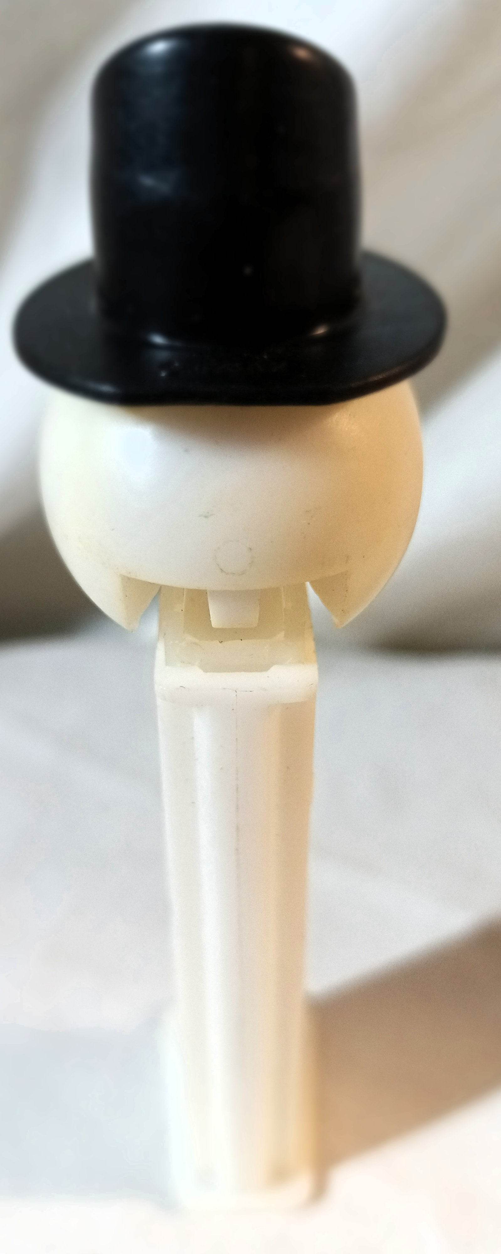 Pez Snowman B Candy Dispenser Slovenia Early 1990's - TulipStuff