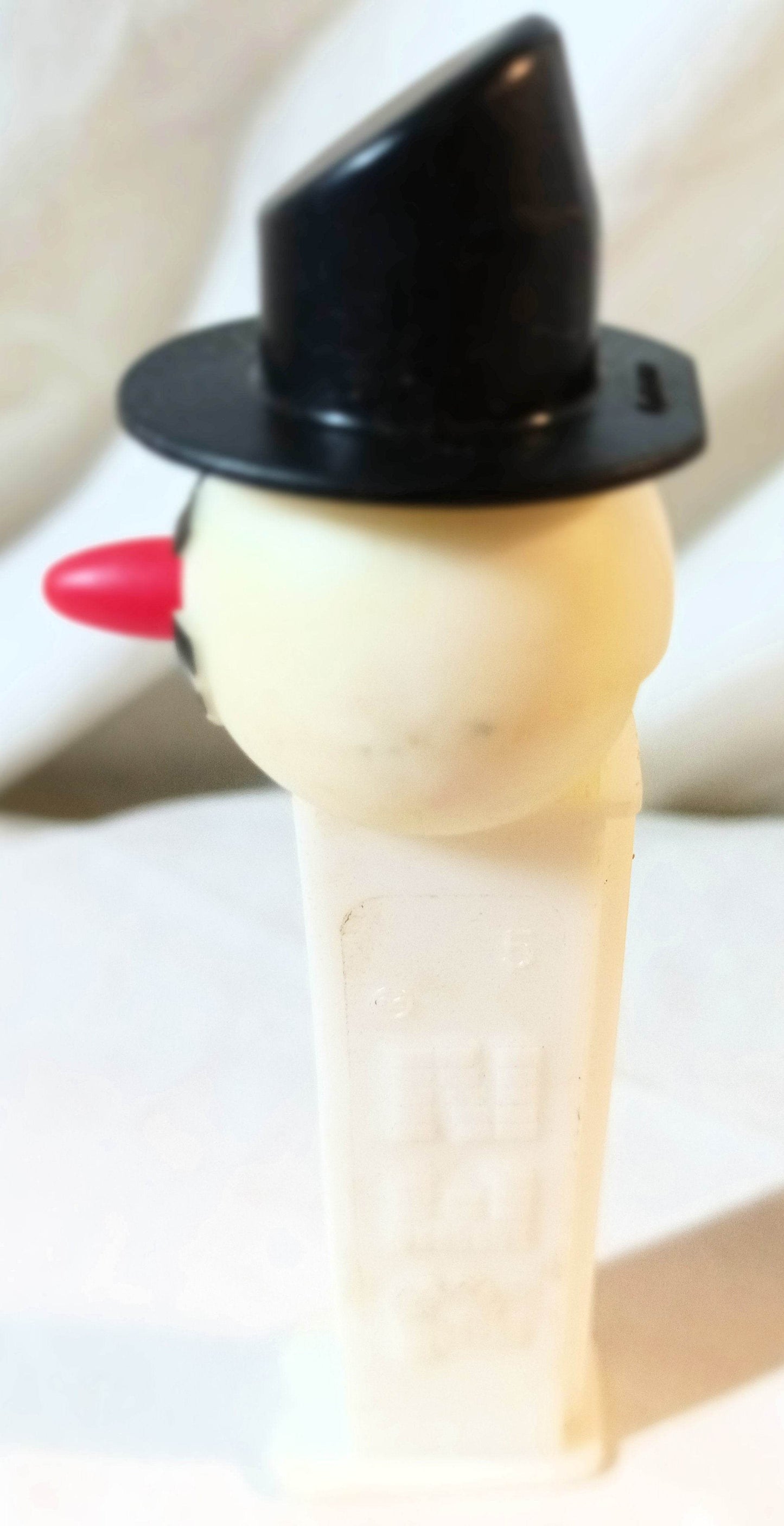 Pez Snowman B Candy Dispenser Slovenia Early 1990's - TulipStuff