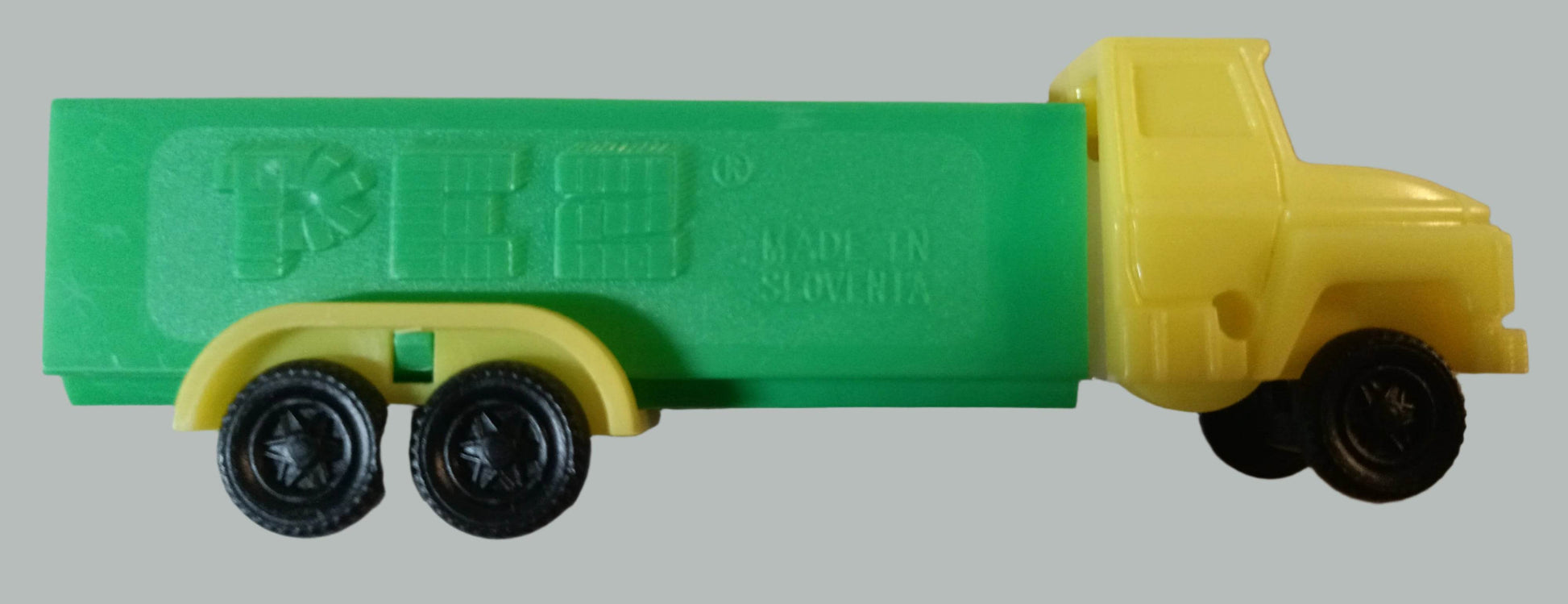 Pez Truck D Yellow Cab Green Trailer Candy Dispenser 1991 Slovenia - TulipStuff