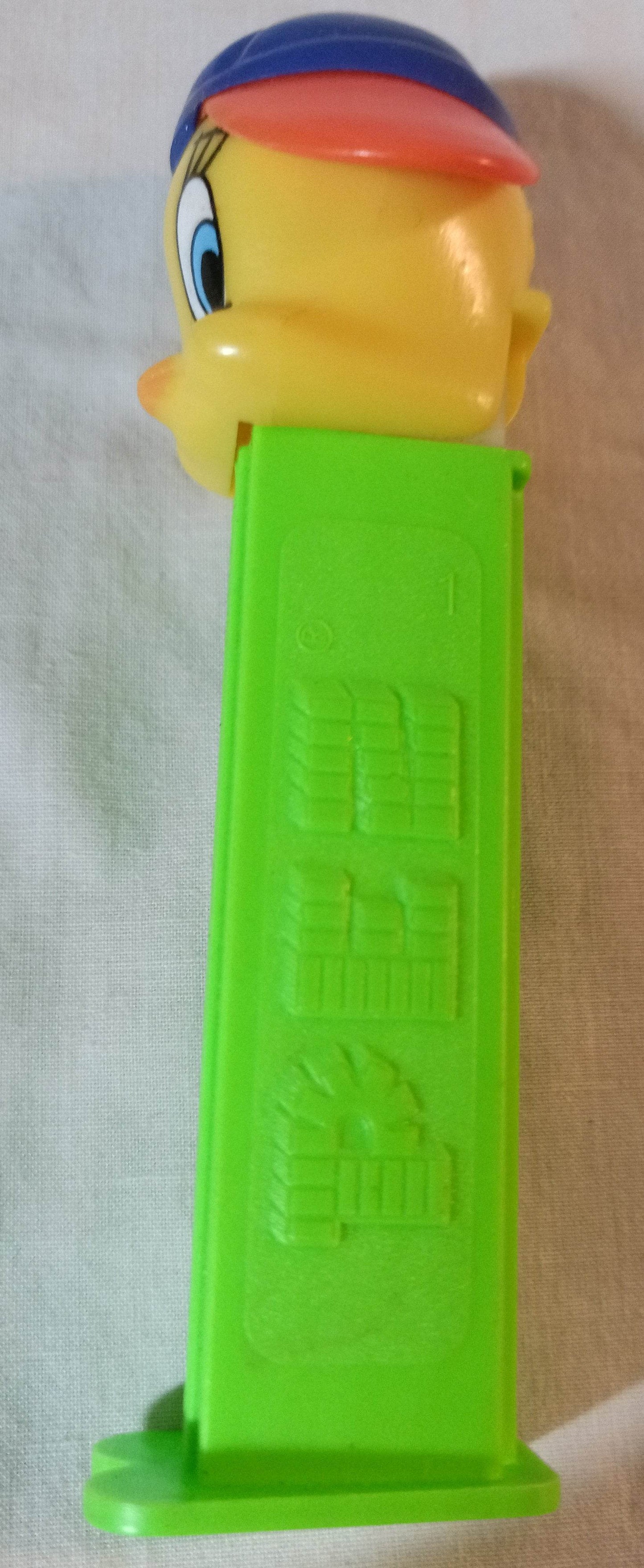 Pez Tweety Bird w/ Hat Looney Tunes Candy Dispenser Hungary 1999 - TulipStuff