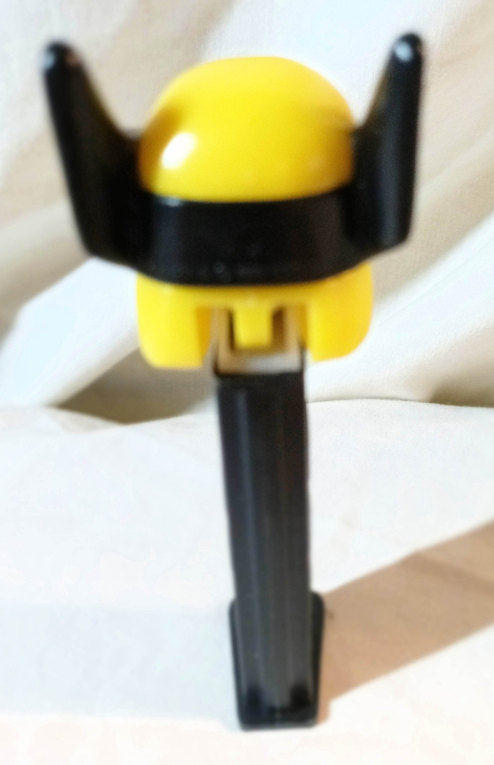 Pez Marvel Wolverine Candy Dispenser Slovenia 1999 - TulipStuff