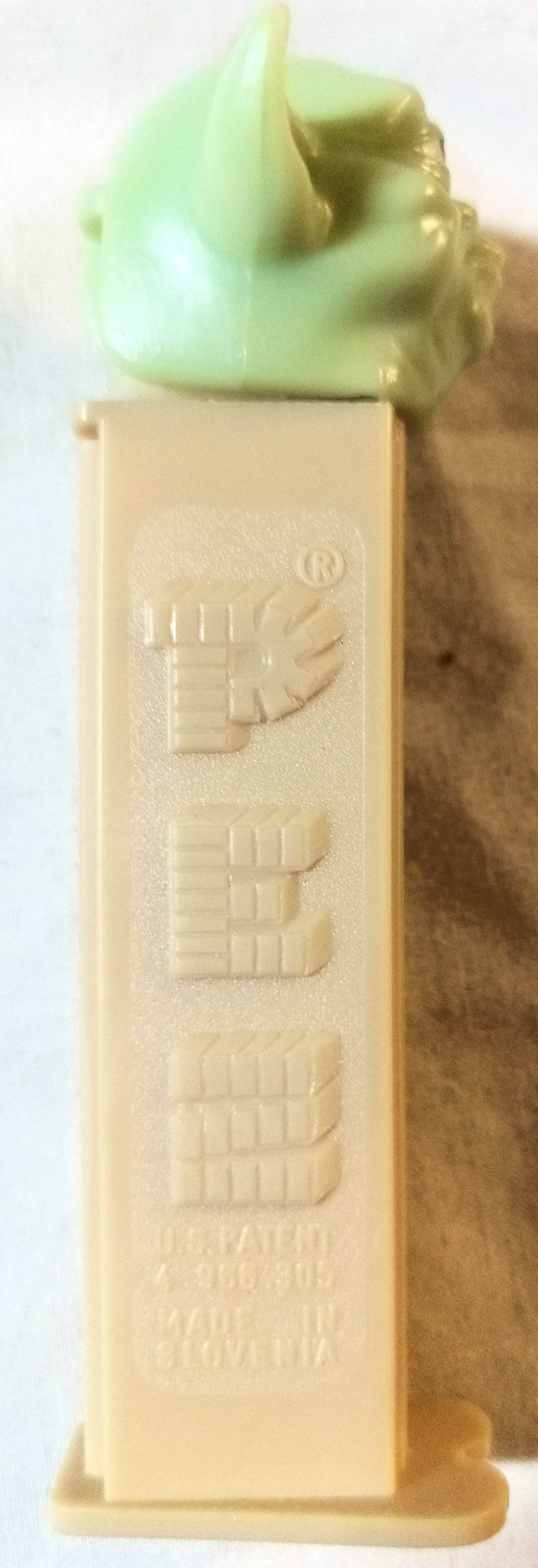 Pez Star Wars Yoda LucasFilm Candy Dispenser Slovenia 1997 - TulipStuff