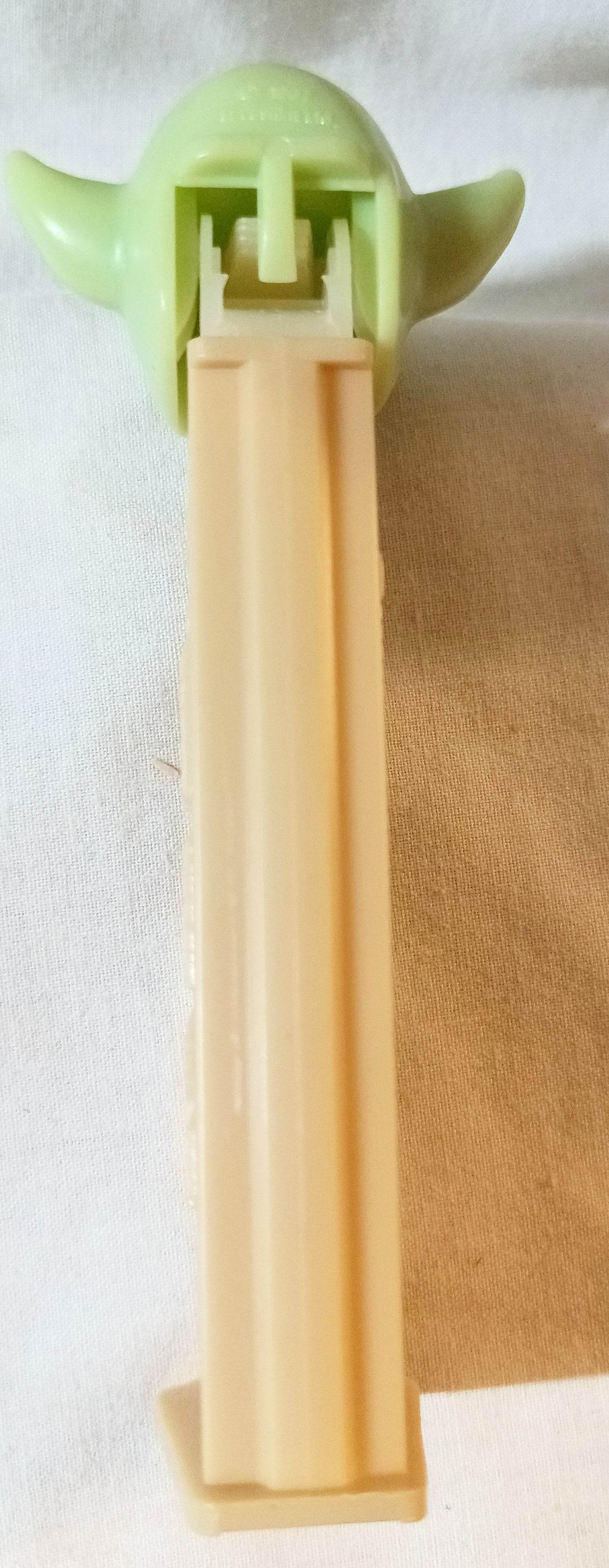 Pez Star Wars Yoda LucasFilm Candy Dispenser Slovenia 1997 - TulipStuff