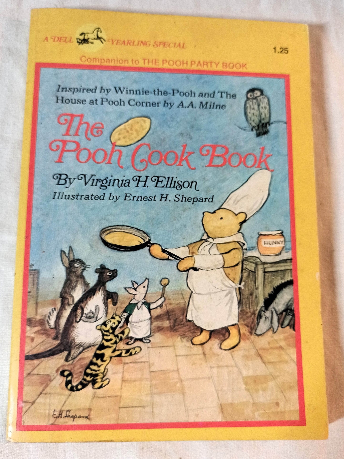 The Pooh Cook Book Milne/Ellison Paperback Dell Yearling 1976 - TulipStuff