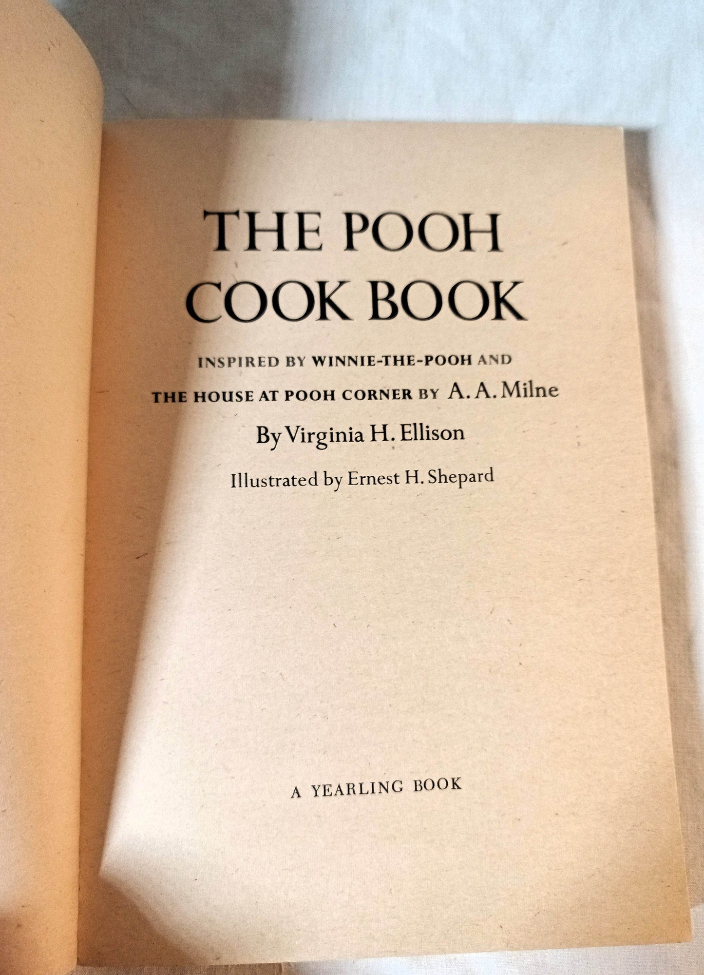 The Pooh Cook Book Milne/Ellison Paperback Dell Yearling 1976 - TulipStuff