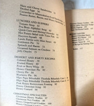 Load image into Gallery viewer, The Pooh Cook Book Milne/Ellison Paperback Dell Yearling 1976 - TulipStuff
