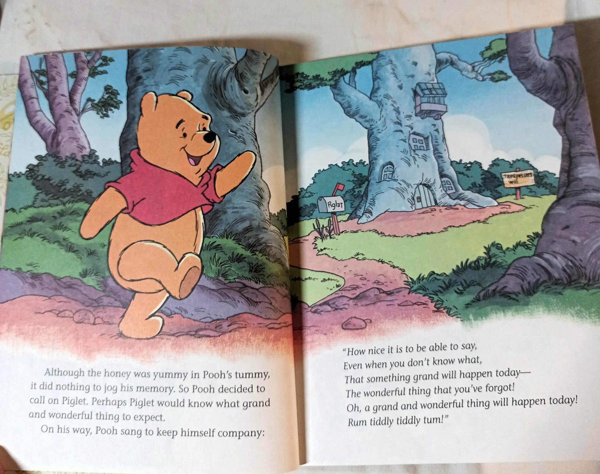 Pooh The Grand And Wonderful Day Little Golden Book Mary Packard 1996 - TulipStuff