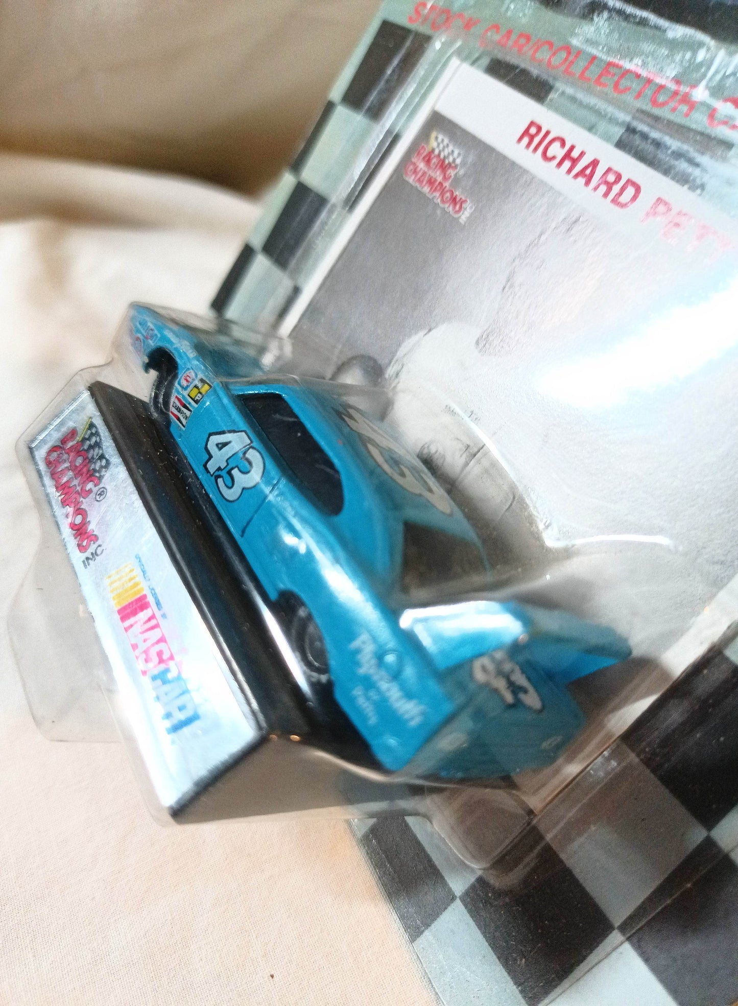 Racing Champions Racing Superstars Richard Petty Plymouth Superbird 1991 - TulipStuff