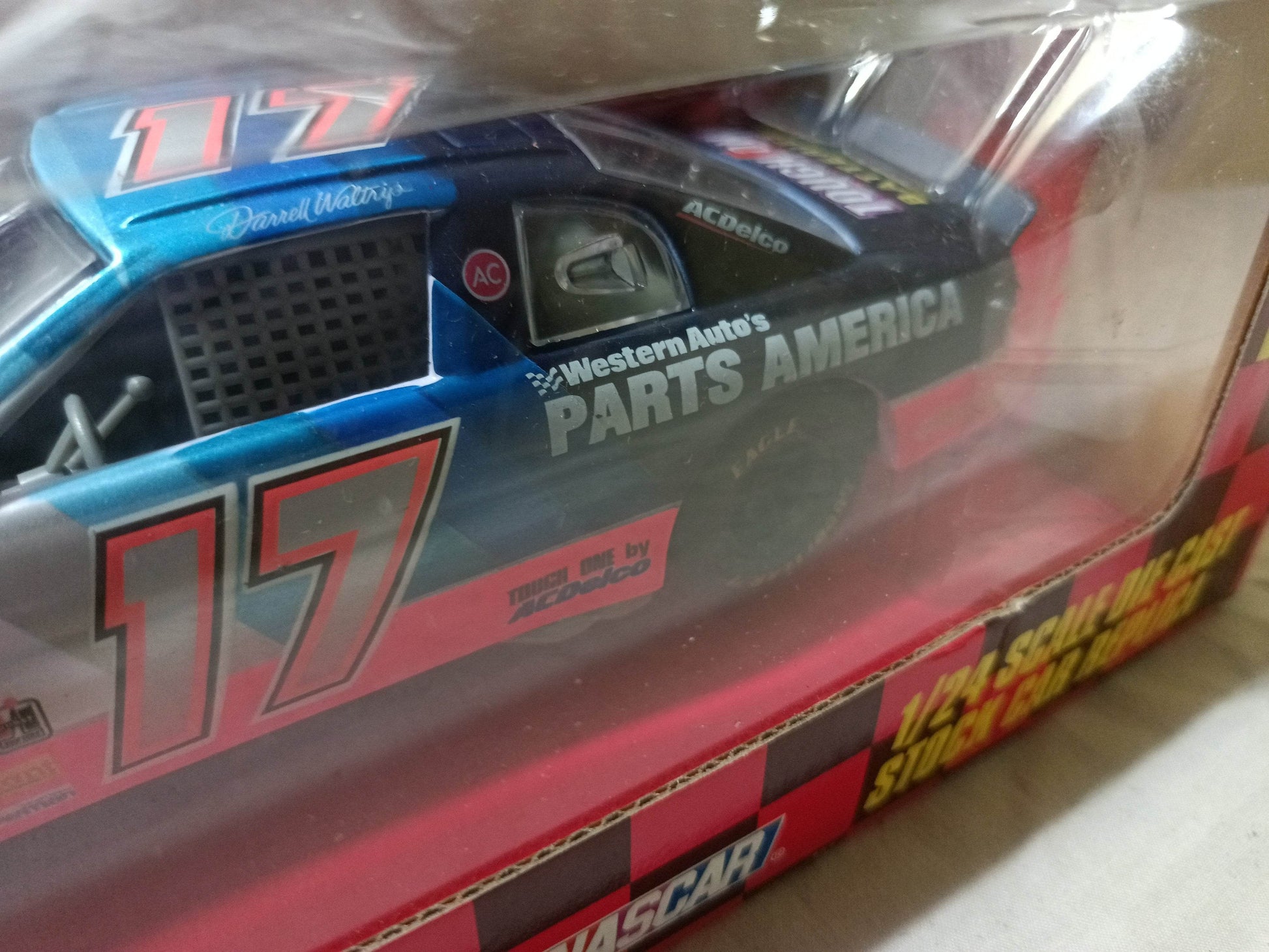 Racing Champions 1996 Darrell Waltrip #17 Parts America Nascar 1:24 - TulipStuff