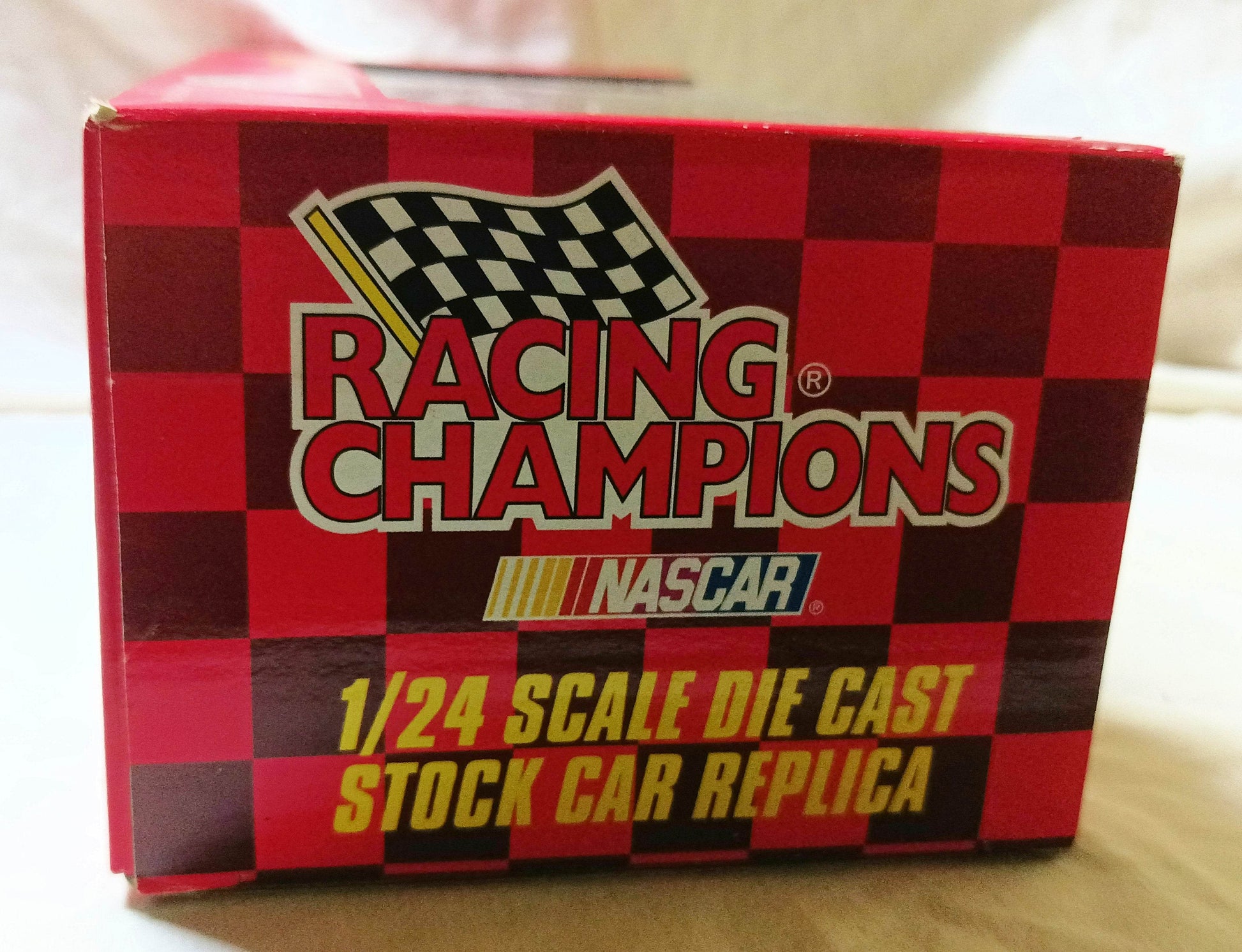 Racing Champions 1996 Darrell Waltrip #17 Parts America Nascar 1:24 - TulipStuff