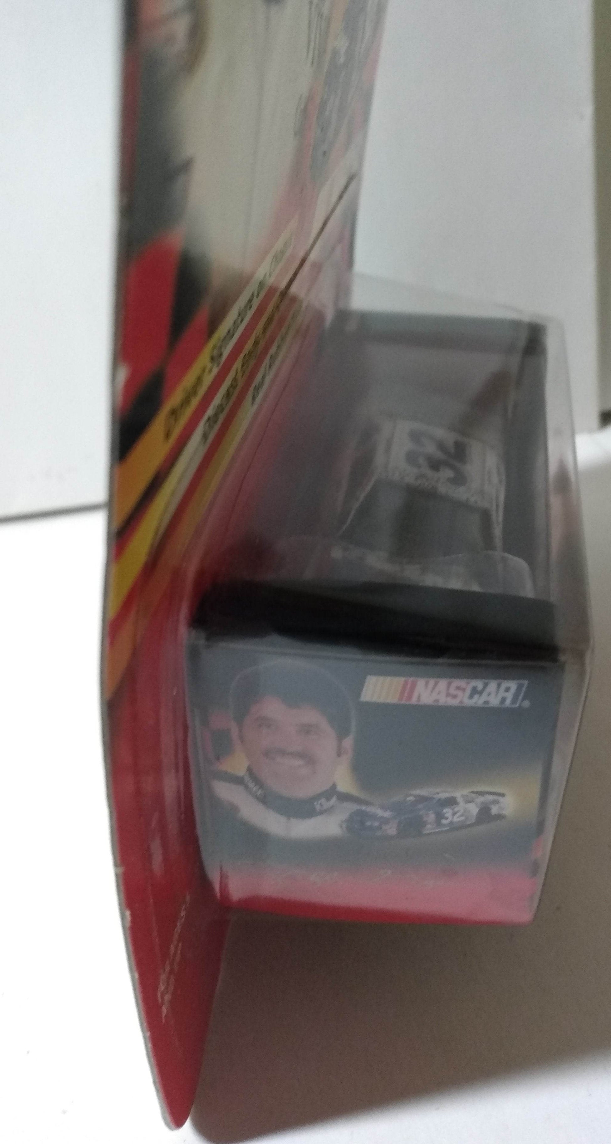 Racing Champions 1999 Signature Driver Series Jeff Green #32 Kleenex - TulipStuff