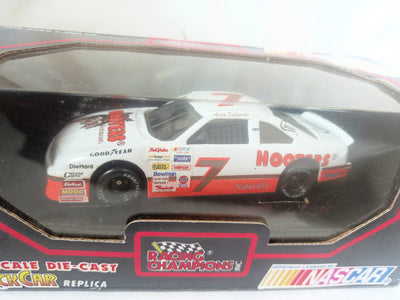 Racing Champions 1992 Alan Kulwicki #7 Hooters Restaurants NASCAR 1:43 - TulipStuff
