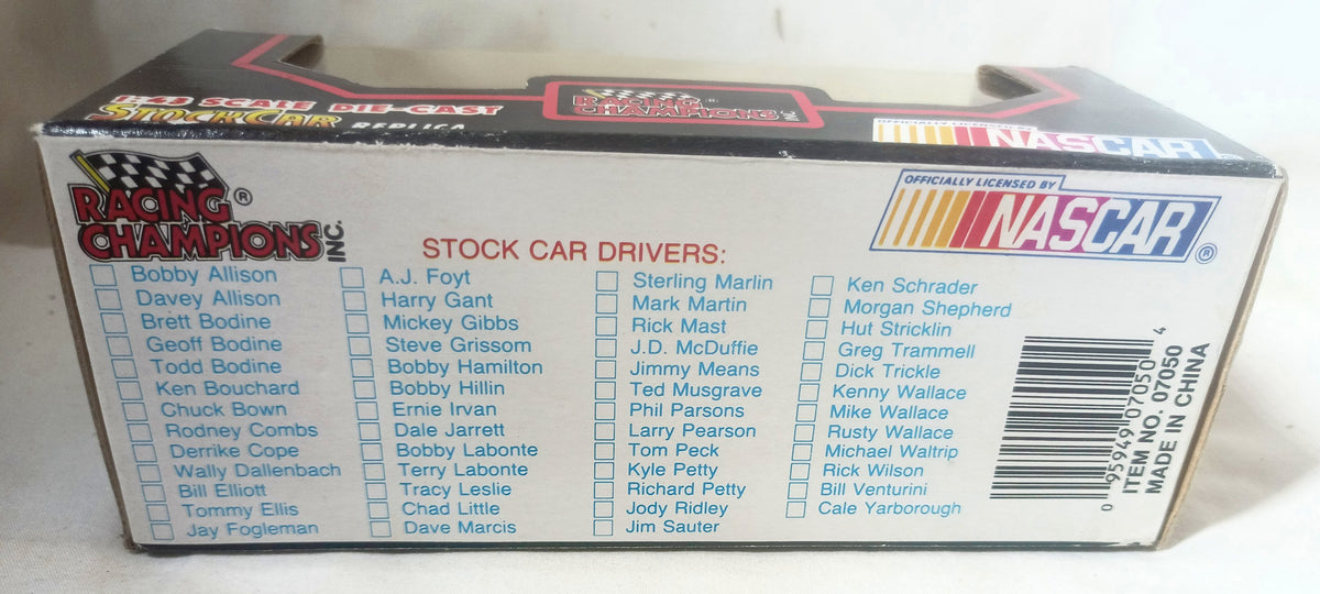 Racing Champions 1992 Alan Kulwicki #7 Hooters Restaurants NASCAR 1:43 - TulipStuff