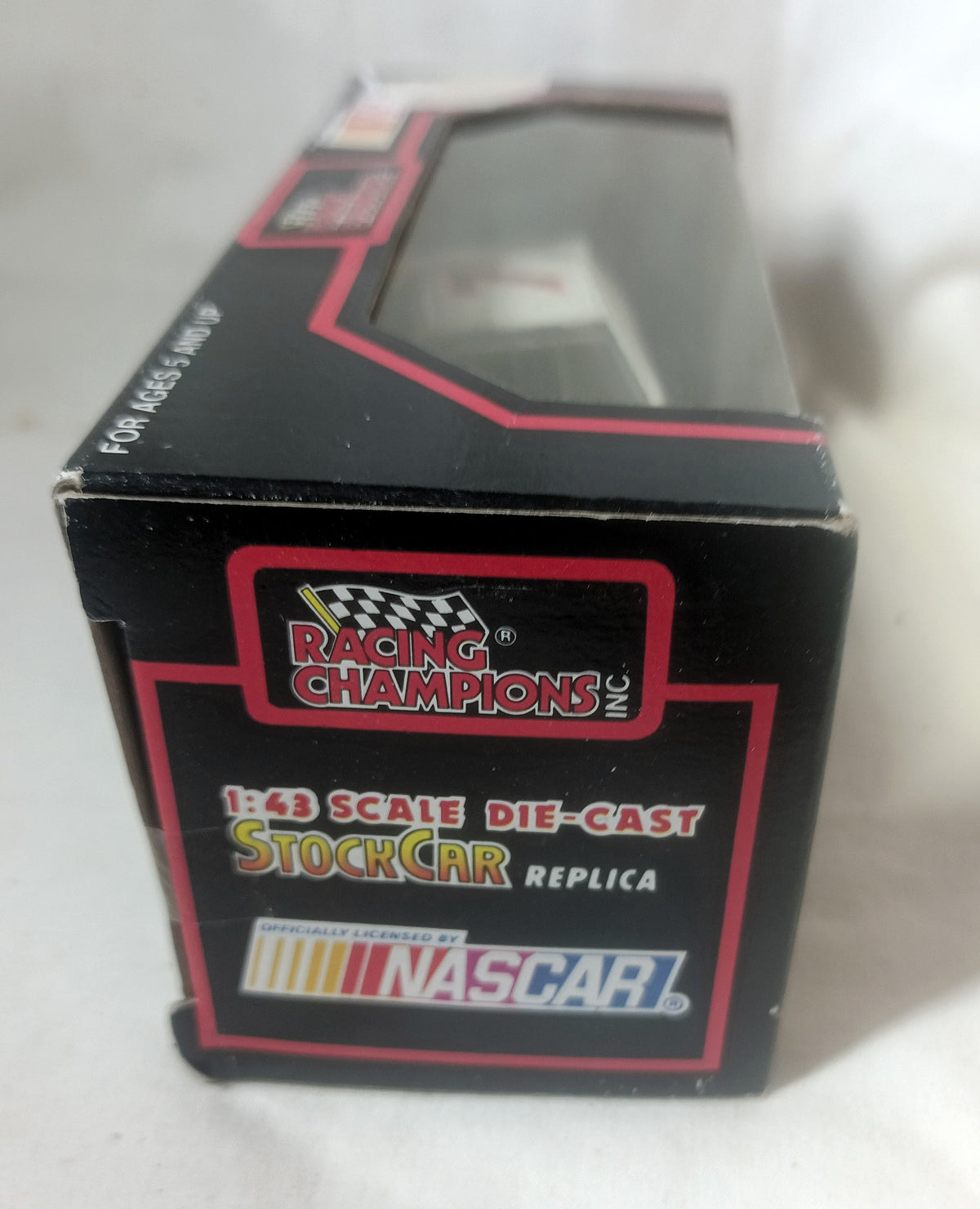 Racing Champions 1992 Alan Kulwicki #7 Hooters Restaurants NASCAR 1:43 - TulipStuff
