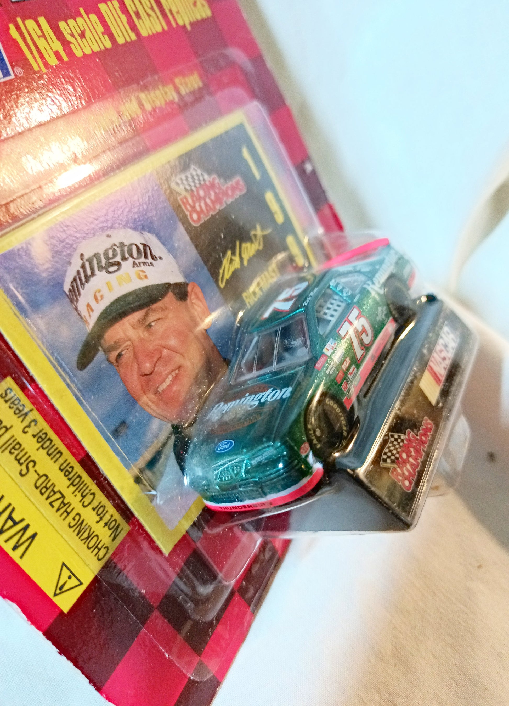 Racing Champions 1997 NASCAR Rick Mast #75 Remington Ford T-Bird - TulipStuff