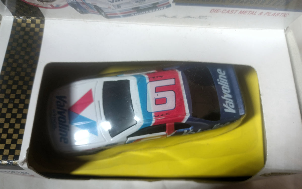 Road Champs Stock Car Collection Mark Martin Valvoline Ford 1992 1:43 - TulipStuff